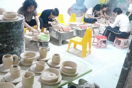 Bat trang Pottery Class in Hanoi Old Quarter/Handmade experience