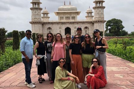 Private Agra Tour from Delhi by Car - All Inclusive