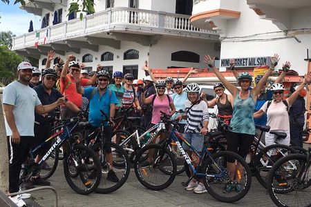 Bike Tour in Old City And Panama City with Local Markets 