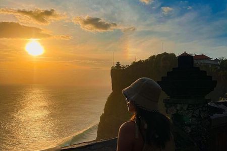 Bali Uluwatu Sunset Kecak Fire Dance and Beach Dinner Tour