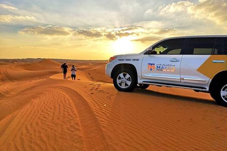 Desert Safari with Dune Bashing and Dinner In Dubai