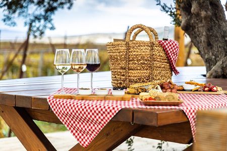 Shuttle & Wine Experience at Lyrarakis Winery