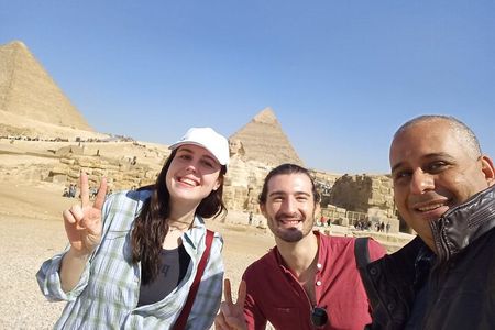 8-Hour Guided Tour to Giza Pyramids, Sphinx , Sakkara & Memphis 