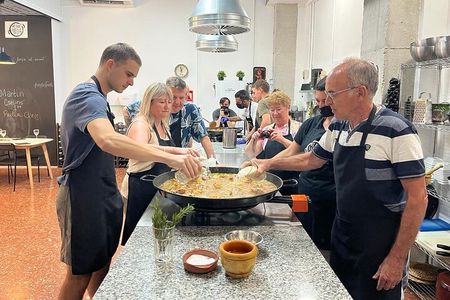 Paella cooking class: sangria workshop, tapas & wine – evening