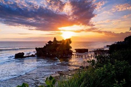 Taman Ayun And Tanah Lot Temple Sunset Tour