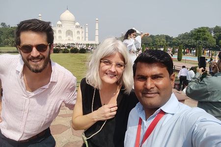 Same Day Taj Mahal Tour by Gatiman Express Train