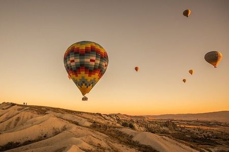 Hot Air Balloon Dubai Sunrise Experience with Breakfast Optional