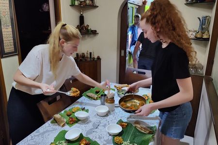 Market Tour & Maharashtrian Cooking Class in Mumbai with a Chef