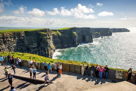 Private Cliffs of Moher Tour Small Group from Ennis, Ireland 