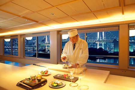 Tokyo: Yakatabune Private Lunch/Dinner cruise