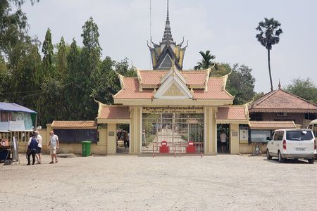 Phnom Penh Haft Day tour Genocide Museum and Killing Field 