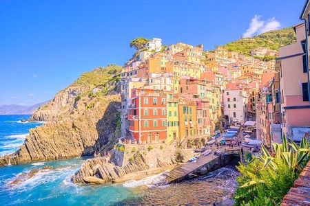 Cinque Terre Sea Park with Limoncino Tasting Day Trip from Milan