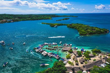 Full Day Tour of 5 Must-See Places in the Rosario Islands