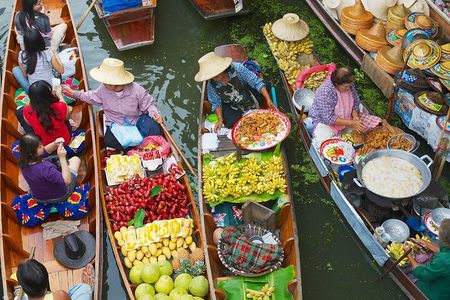 Bangkok: Floating and Train Market with Paddleboat Ride