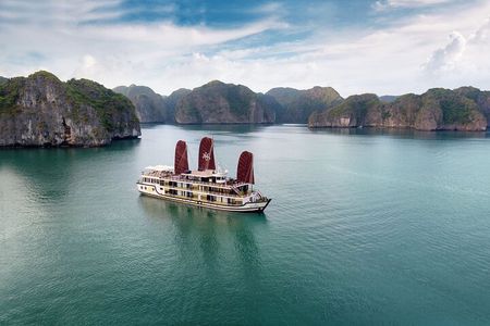 Halong Bay 5 star Cruise 2 Days and 1 Night 