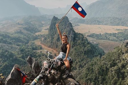 Vang Vieng Tour B - Nam Xay Viewpoint Hike & Blue Lagoon 1 Tour