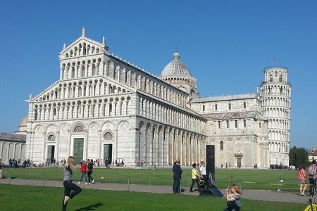 Two Treasures Day Trip by Bus: Florence & Pisa