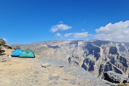 Private 2-Days Jebel Shams Overnight Camping Tours