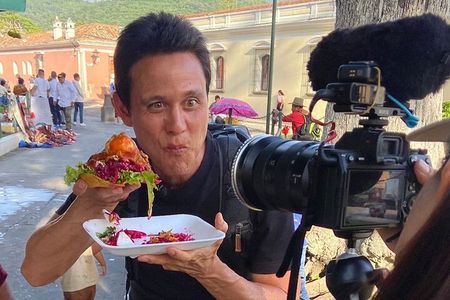 Foodie & Street Food Tour in Antigua