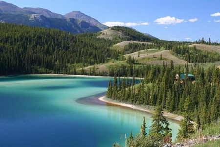 Wild Adventure Yukon Tour into Canada including City and Summit