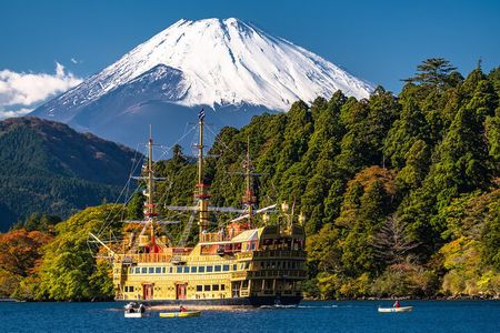 Mt. Fuji 5th Station, Owakudani Ropeway, Pirate Ship plus Outlet shopping!