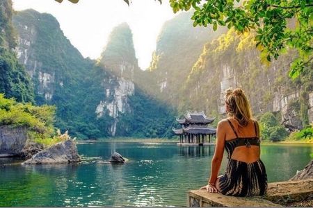 Hoa Lu – Tam Coc Full-Day Tour from Hanoi with Limousine Transfer