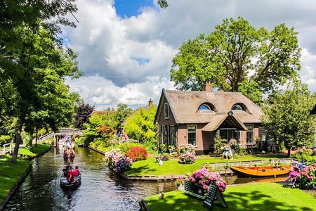 Zaanse Schans Giethoorn Private Tour from Amsterdam Canal Cruise
