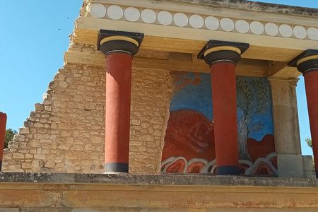 Guided Tour in Knossos Palace 