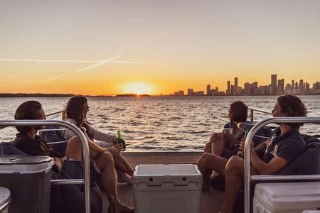 90 min Private Sunset Cruise Around Miami Celebrities Mansions