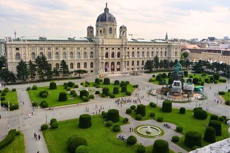 Private Day Tour from Prague to Vienna, English Speaking Driver