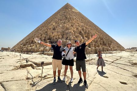 All-in-One Giza Tour, inside Pyramid, sphinx, Camel ride & lunch 