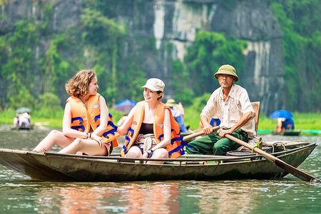 Ninh Binh Full Day Tour with Hoa Lu, Tam Coc and Mua Cave