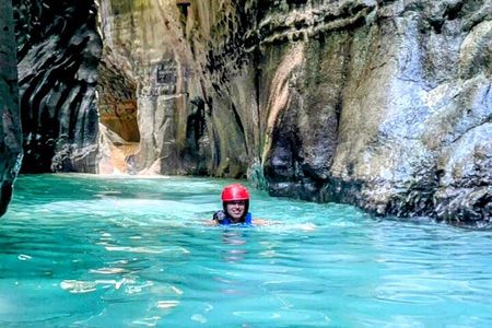 AMBER COVE-TAINO BAY 5 Zip Lines 7 Waterfalls + Locale Food