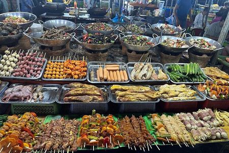 Chill and Eat - Private Danang Local Food tour