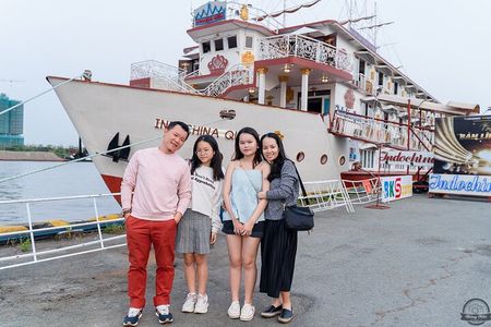 Ho Chi Minh City: Saigon River Dinner Cruise with Live Music