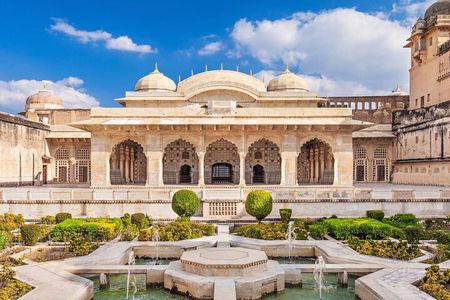 Jaipur: Half day tour of Amer Fort & Nahargarh Fort by Car