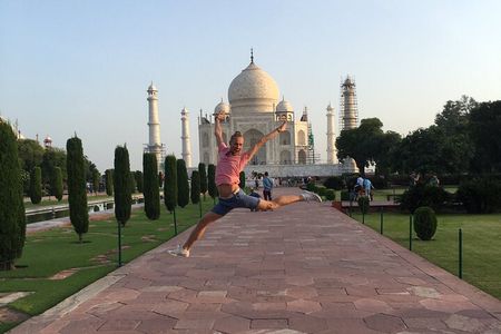 Same Day Taj Mahal Tour by Super Fast Train From Delhi