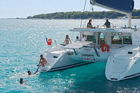 Kona Luxury Catamaran Yacht Snorkel & Sail
