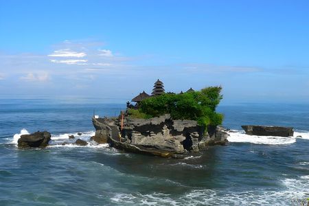 Bali Full-Day Car Charter: Tanah Lot and Uluwatu Sunset Tour