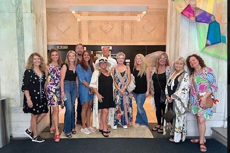 2-Hour Guided Walking Art and Appetizers Tour in Lexington