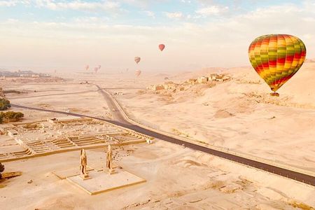 Luxurious Sunrise Hot Air Balloon Experiences in Luxor