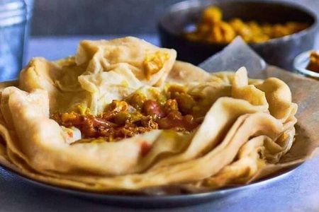 Port Louis historical and street food Tour with Transfer 