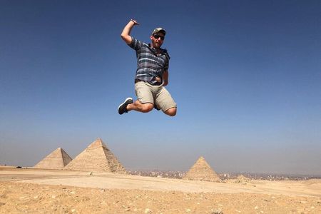 Day Tour to Pyramids of Giza and Egyptian Museum