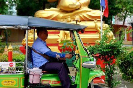 4-Hour Hidden Bangkok TukTuk Street Food Guided Tour