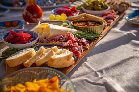 A 2 hours Local Tapas and sailing adventure in Barcelona