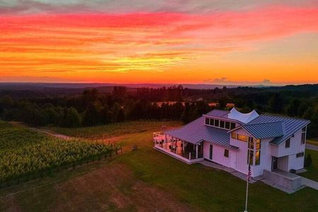 Traverse City Wine Tour: 3 Wineries on Leelanau Peninsula