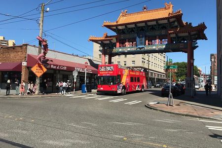 City Sightseeing Seattle HOHO Bus and Locks or Harbour Cruise