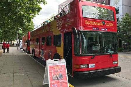 City Sightseeing Seattle HOHO Bus and Locks or Harbour Cruise