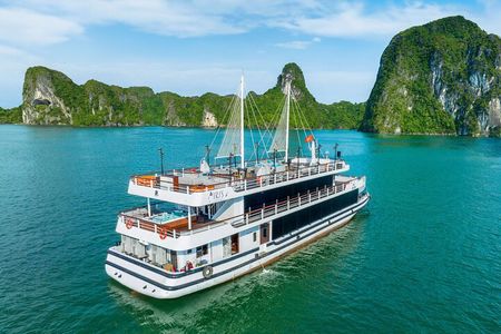 Full Day Tour Halong with Kayak and Special Buffet Lunch