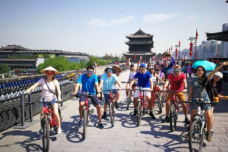 Xi'an City Center Private Cycling and Walking Tour 